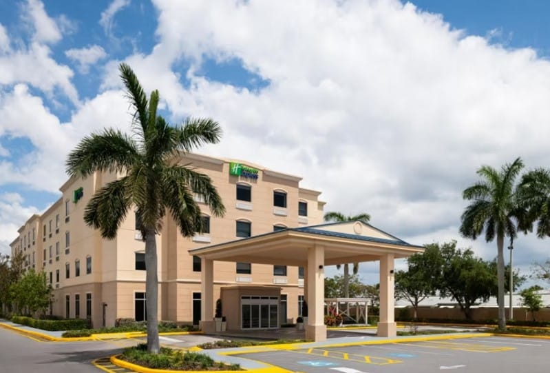 Holiday Inn Express West